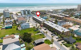 2 Bed 1 Bath Condo By Beach & Entertainment