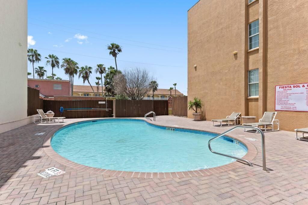 2 Bed 1 Bath Condo By Beach & Entertainment South Padre Island Exterior photo